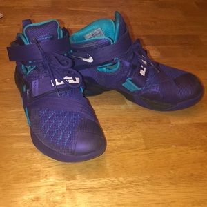 Nike Zoom Mens basketball shoes